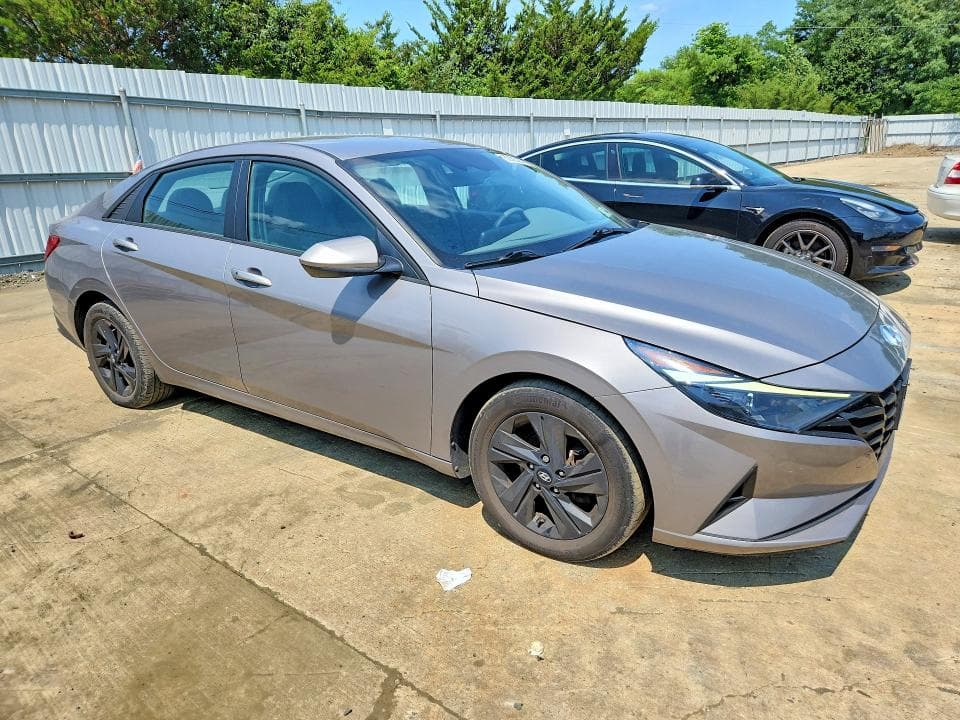 2021 HYUNDAI ELANTRA SEL 4