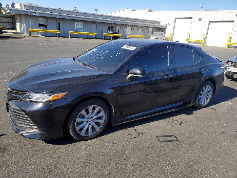 2020 TOYOTA CAMRY LE - 1