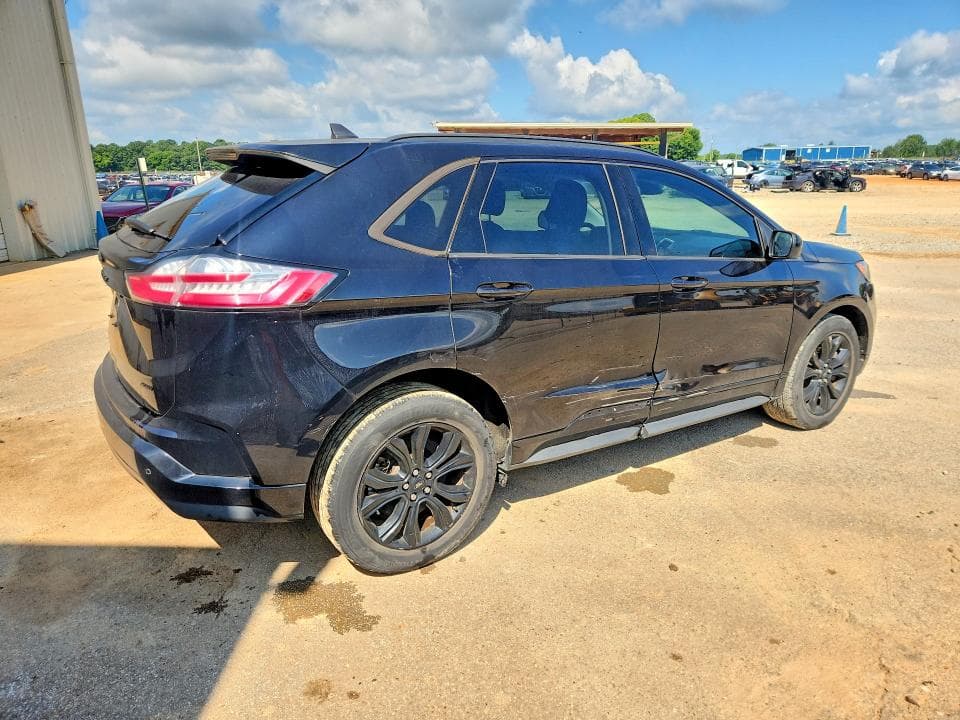 2022 FORD EDGE SE 3