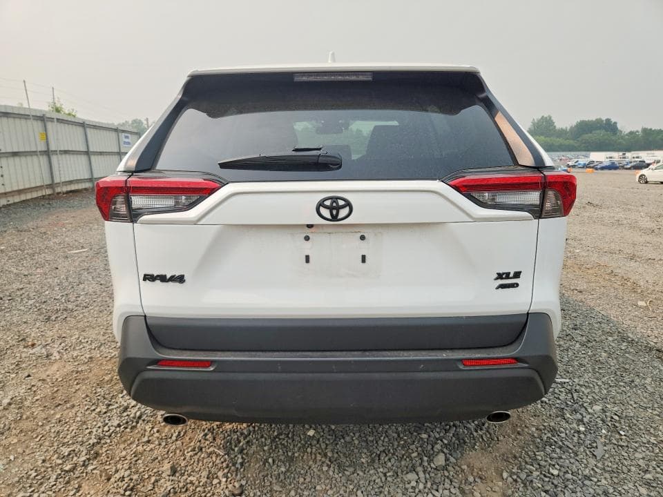 2025 TOYOTA RAV4 XLE 6