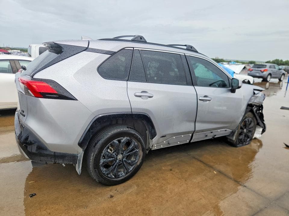 2024 TOYOTA RAV4 SE 3