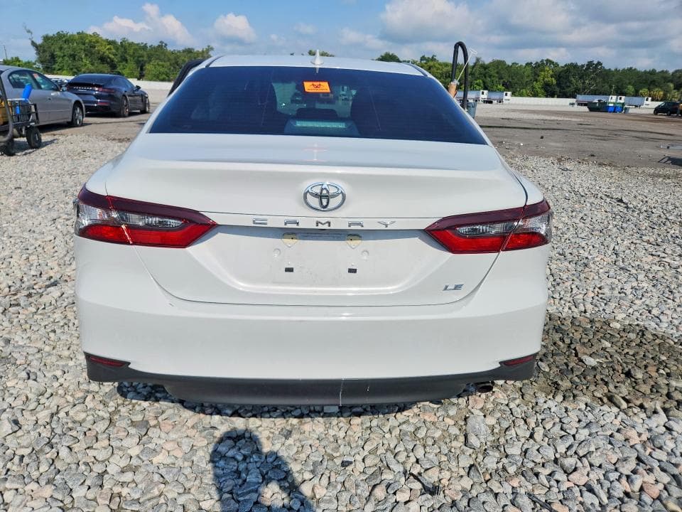 2022 TOYOTA CAMRY LE 6