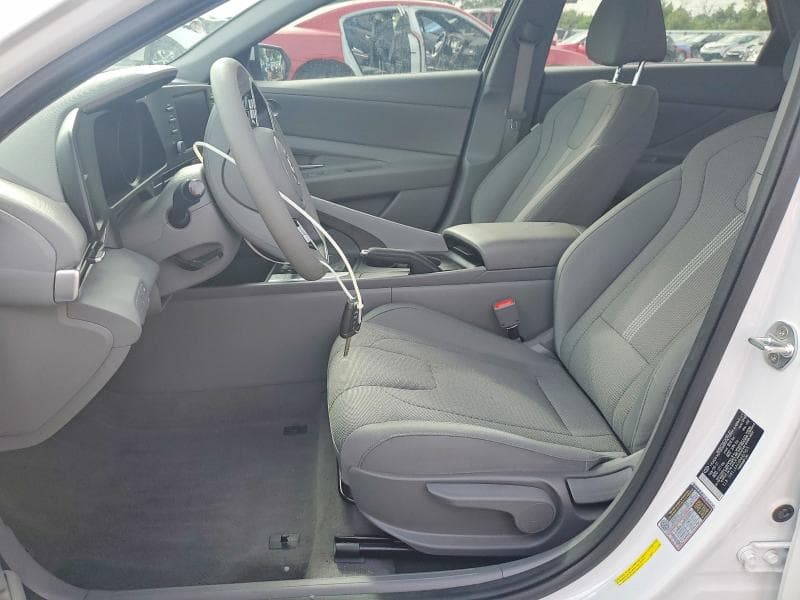 2022 HYUNDAI ELANTRA SE SE 7