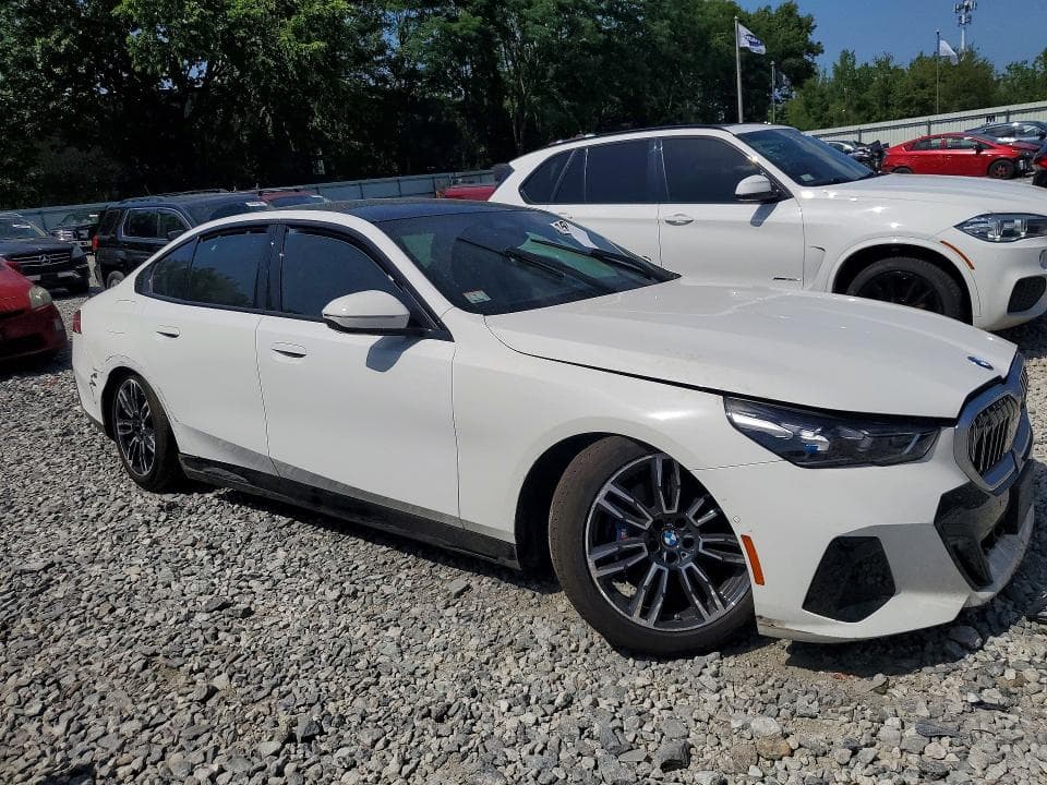 2024 BMW 530 XI 4
