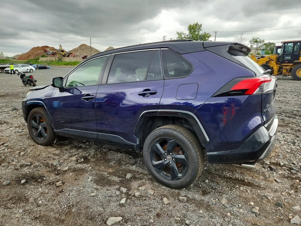 2020 TOYOTA RAV4 XSE 2