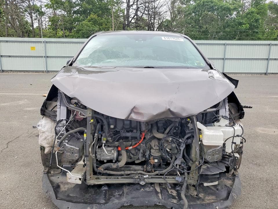 2021 TOYOTA SIENNA LE 5