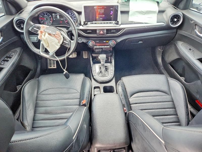 2023 KIA FORTE GT LINE 8