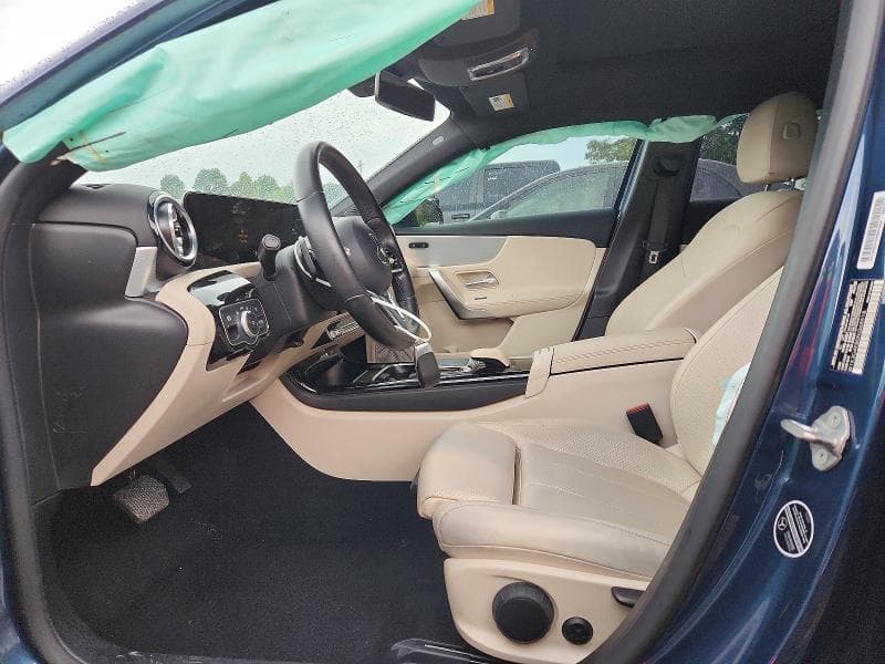 2022 MERCEDES-BENZ A 220 7