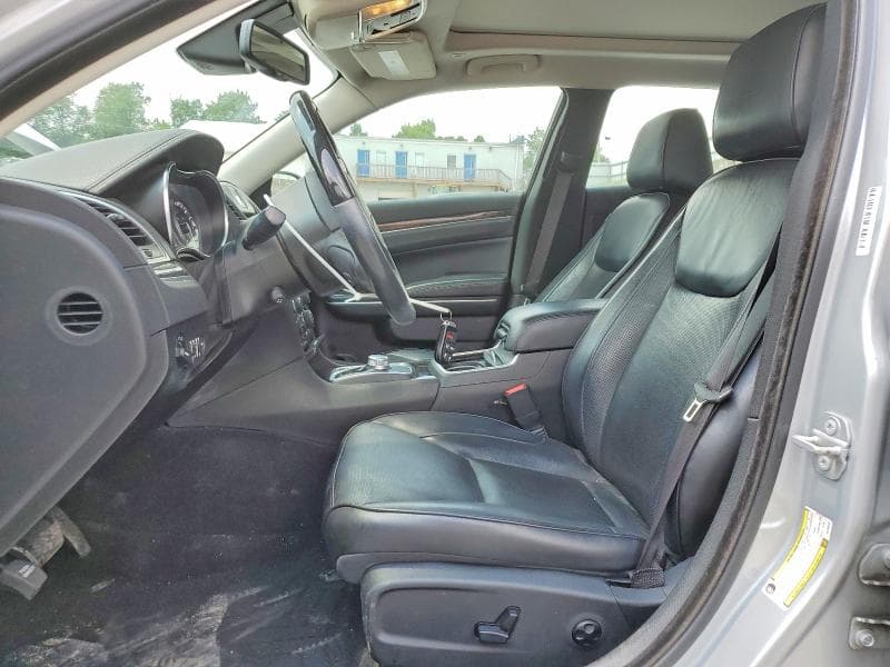 2019 CHRYSLER 300 LIMITED 7