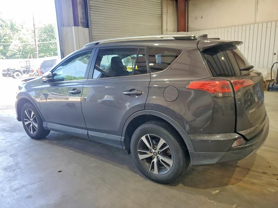 2017 TOYOTA RAV4 XLE 2