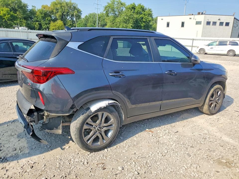 2021 KIA SELTOS S 3