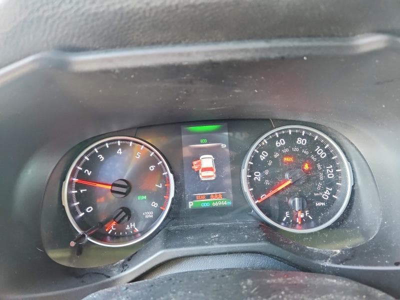 2019 TOYOTA RAV4 XLE 9