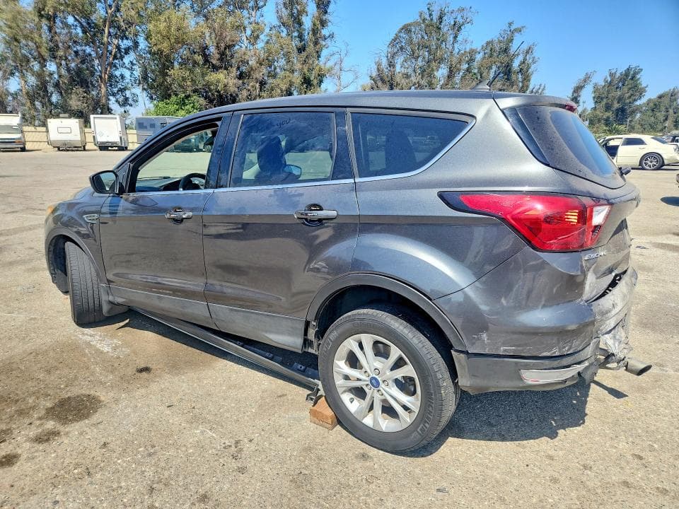 2019 FORD ESCAPE SE 2