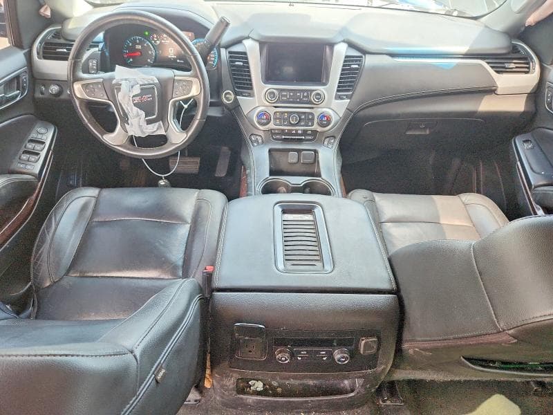 2017 GMC YUKON SLT 8