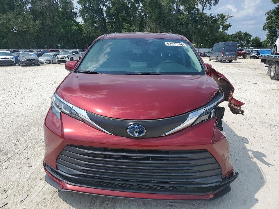 2021 TOYOTA SIENNA LE 5