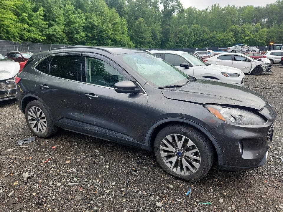 2020 FORD ESCAPE TITANIUM 4
