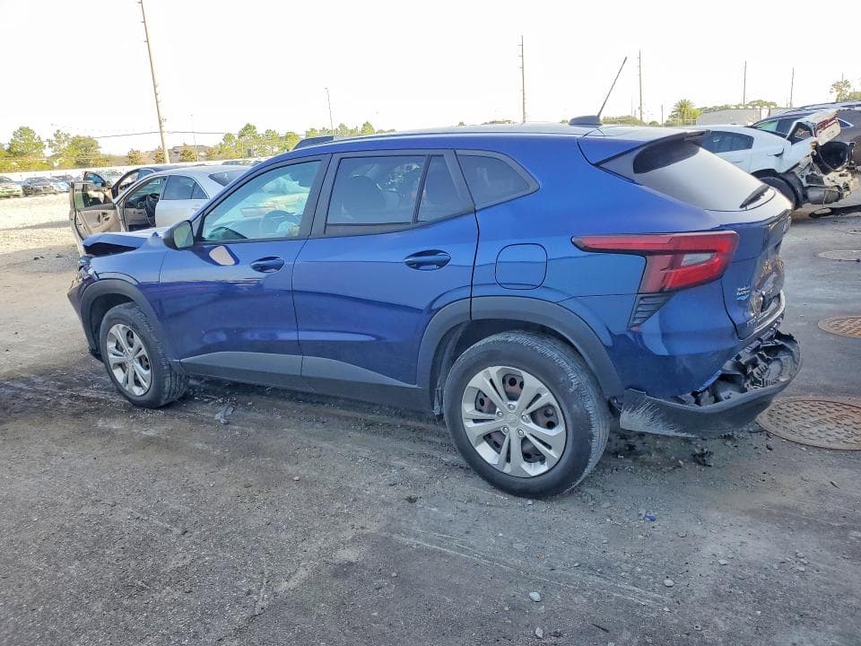 2024 CHEVROLET TRAX LS 2
