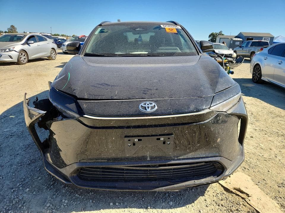 2025 TOYOTA BZ4X XLE 5