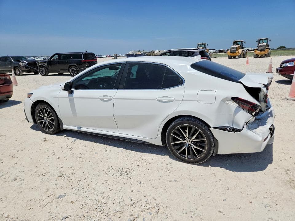 2021 TOYOTA CAMRY SE 2