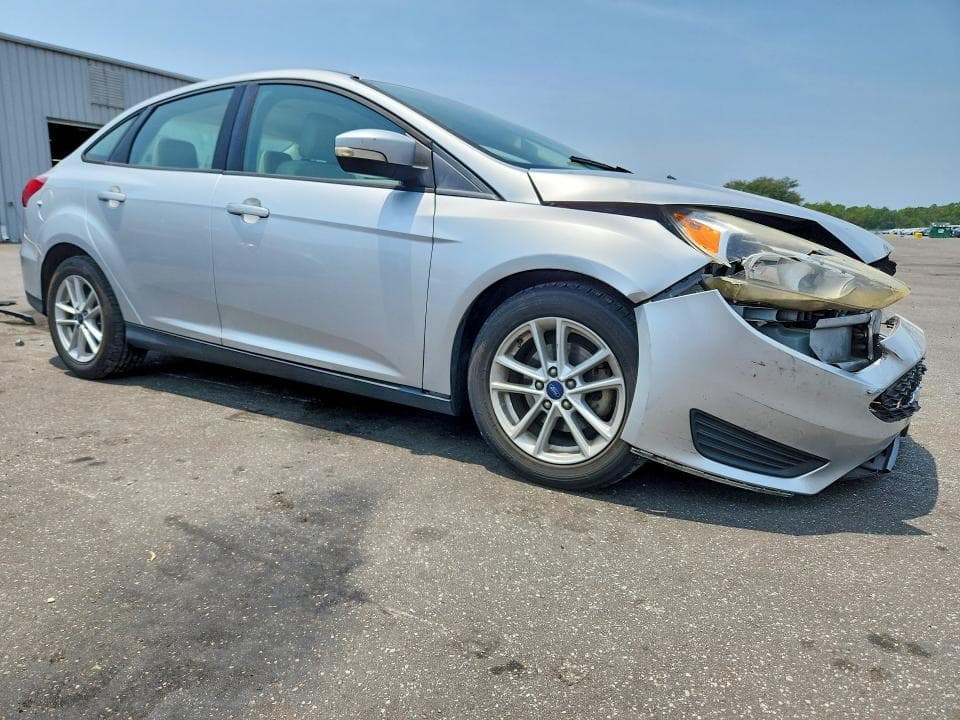 2017 FORD FOCUS SE 4