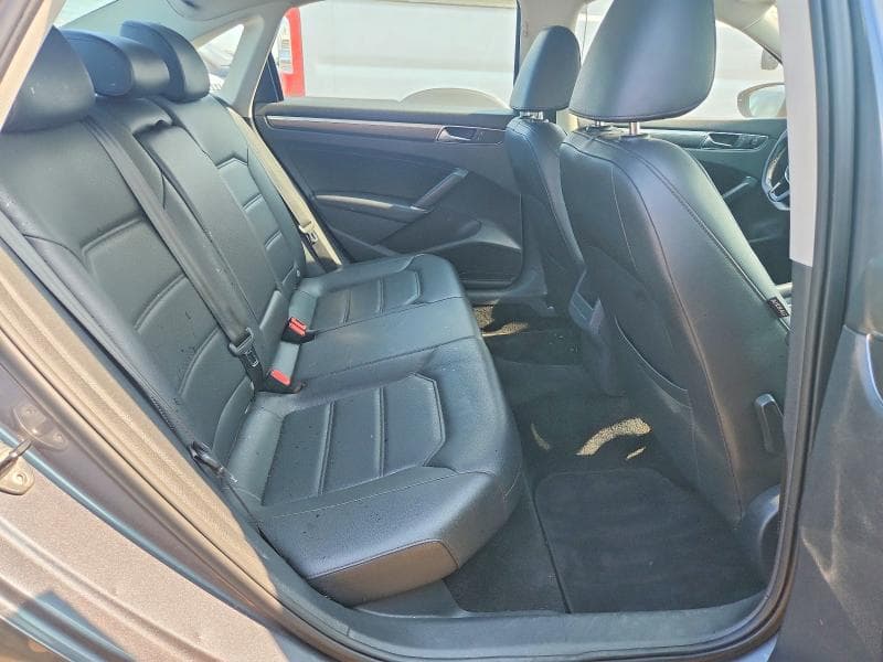 2017 VOLKSWAGEN PASSAT R-LINE 10