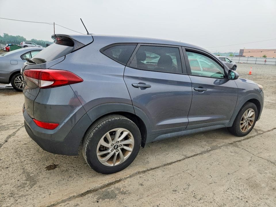 2017 HYUNDAI TUCSON SE 3