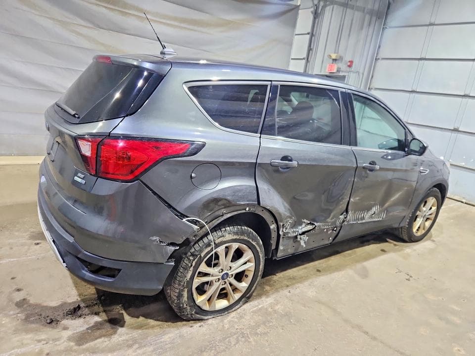 2019 FORD ESCAPE SE 3