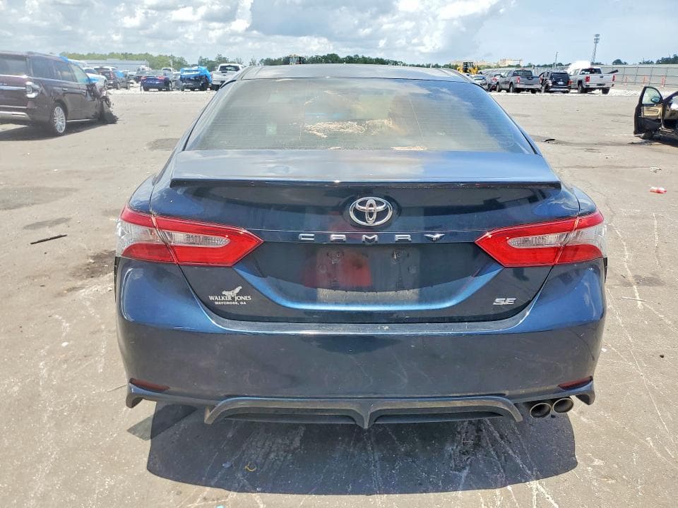 2018 TOYOTA CAMRY SE 6