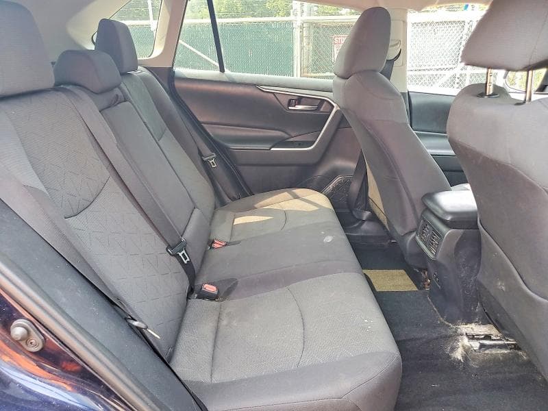 2019 TOYOTA RAV4 XLE 10