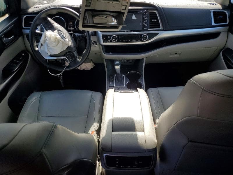 2017 TOYOTA HIGHLANDER XLE 8