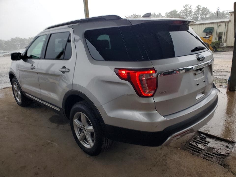 2017 FORD EXPLORER XLT 2