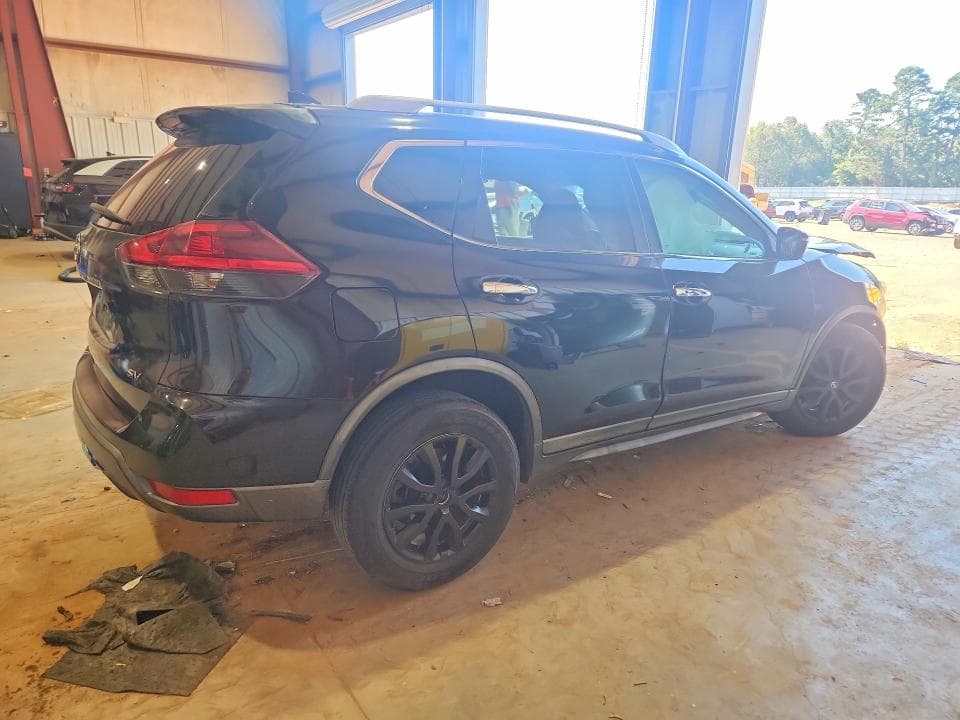 2018 NISSAN ROGUE SV 3