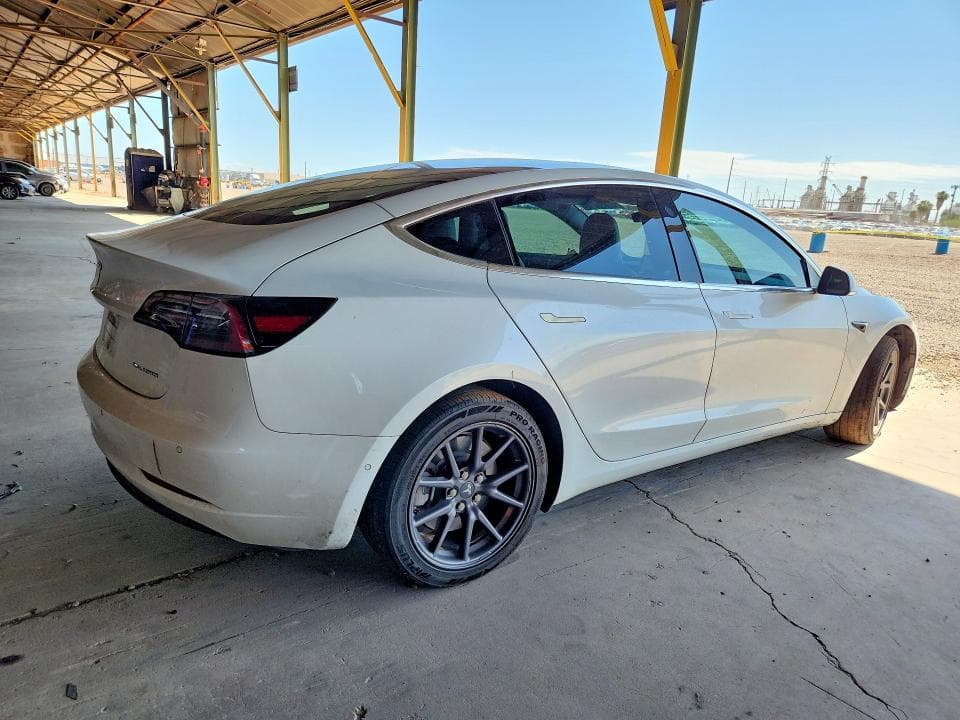 2018 TESLA MODEL 3 3