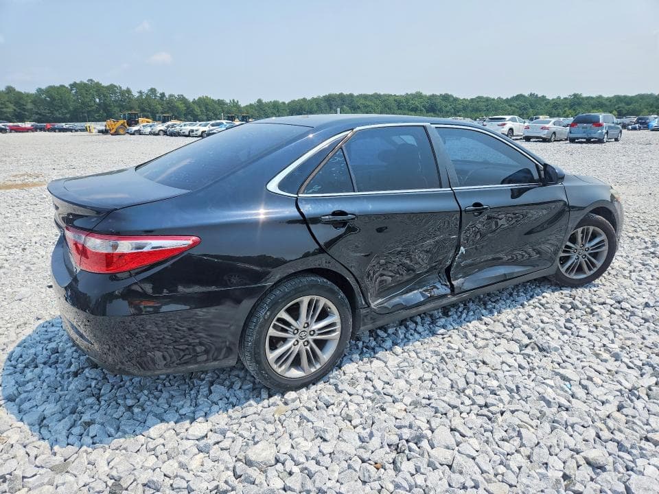 2017 TOYOTA CAMRY SE 3