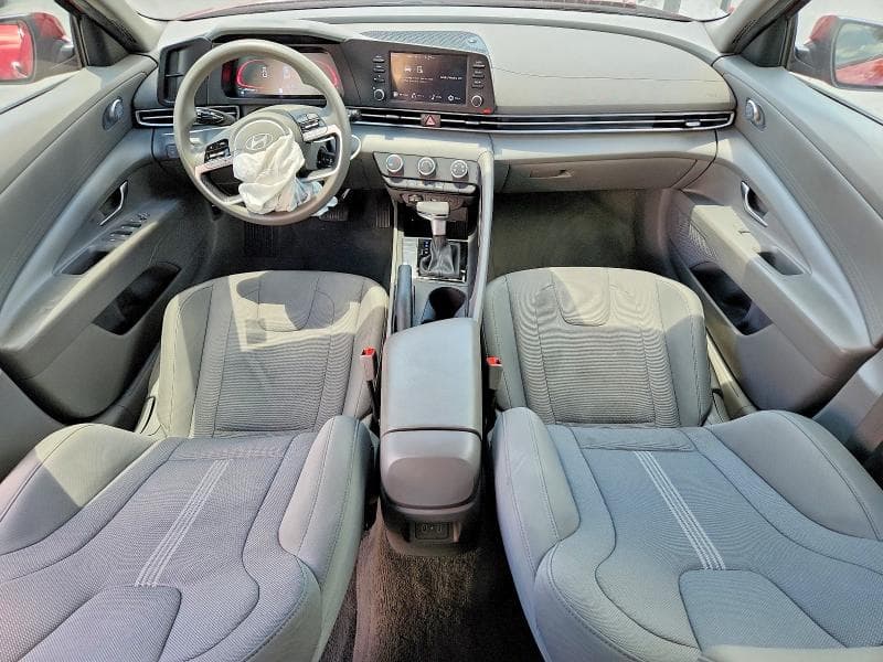 2024 HYUNDAI ELANTRA SE 8