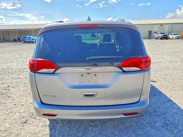2020 CHRYSLER VOYAGER LXI 6