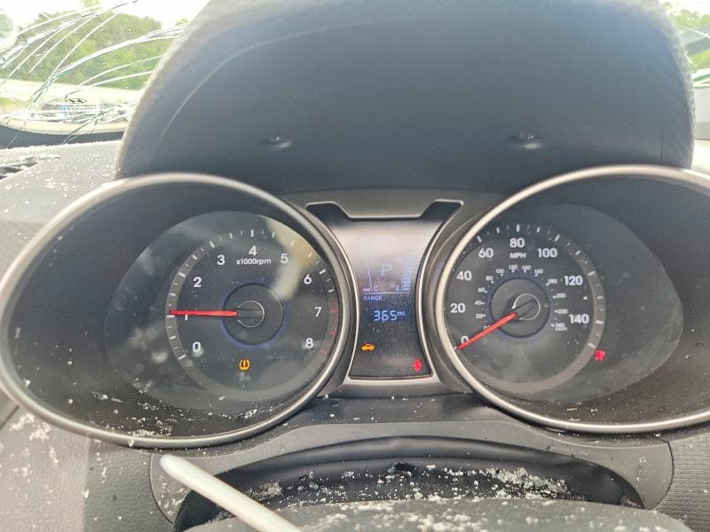 2017 HYUNDAI VELOSTER VALUE EDITION 9