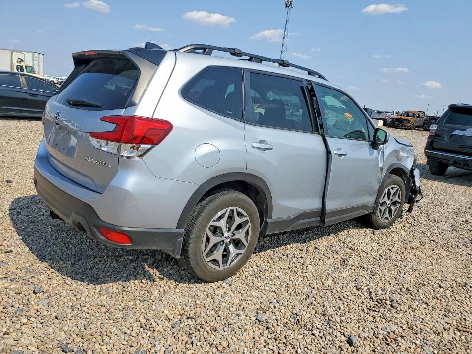 2024 SUBARU FORESTER PREMIUM 3