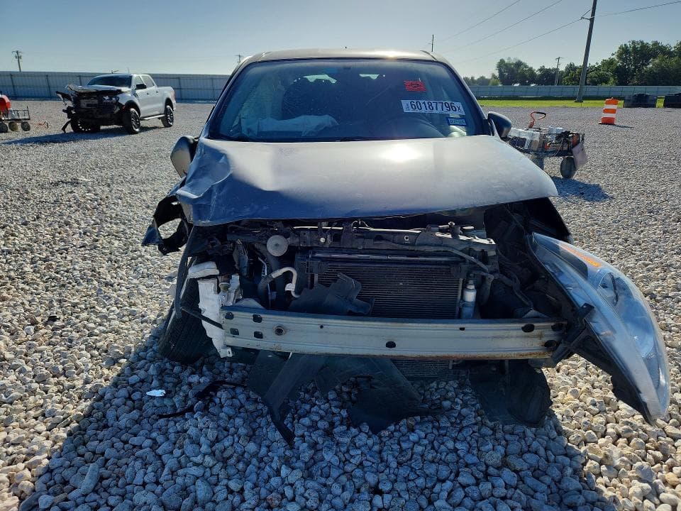 2017 NISSAN VERSA 1.6 SV 5
