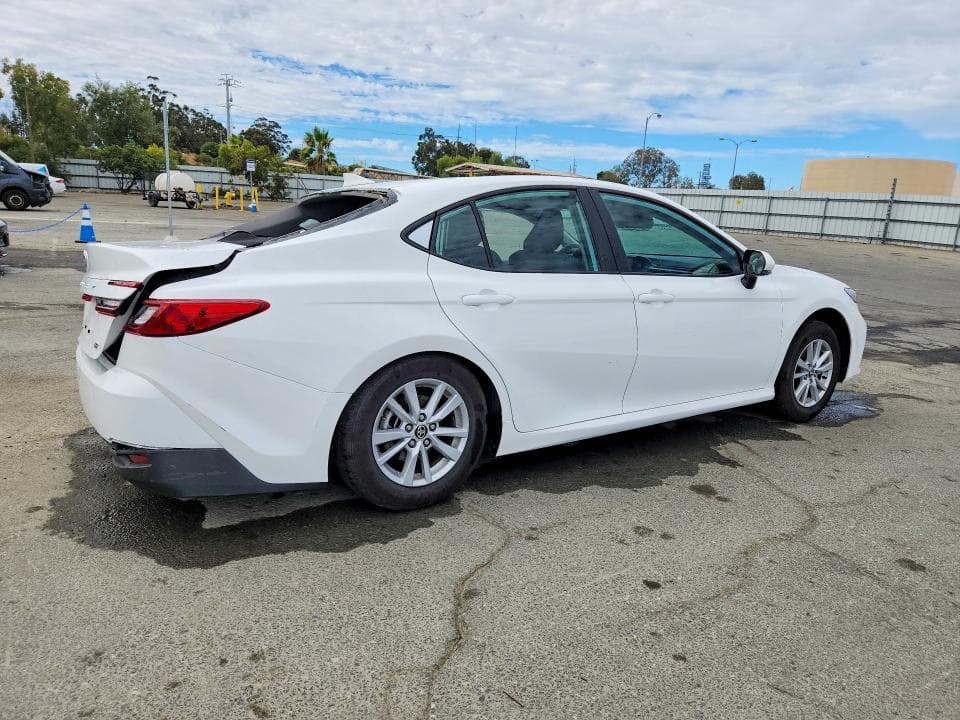 2026 TOYOTA CAMRY LE 3