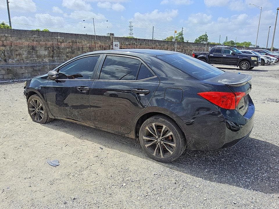 2018 TOYOTA COROLLA SE 2