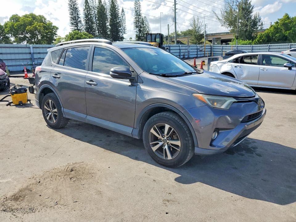 2018 TOYOTA RAV4 XLE 4