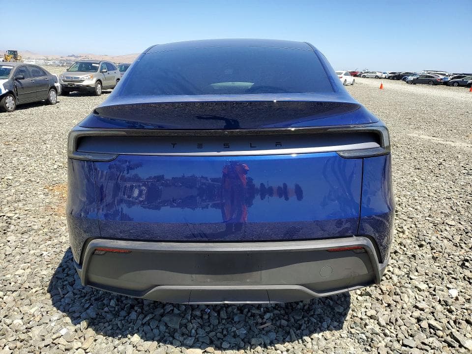 2026 TESLA MODEL Y 6