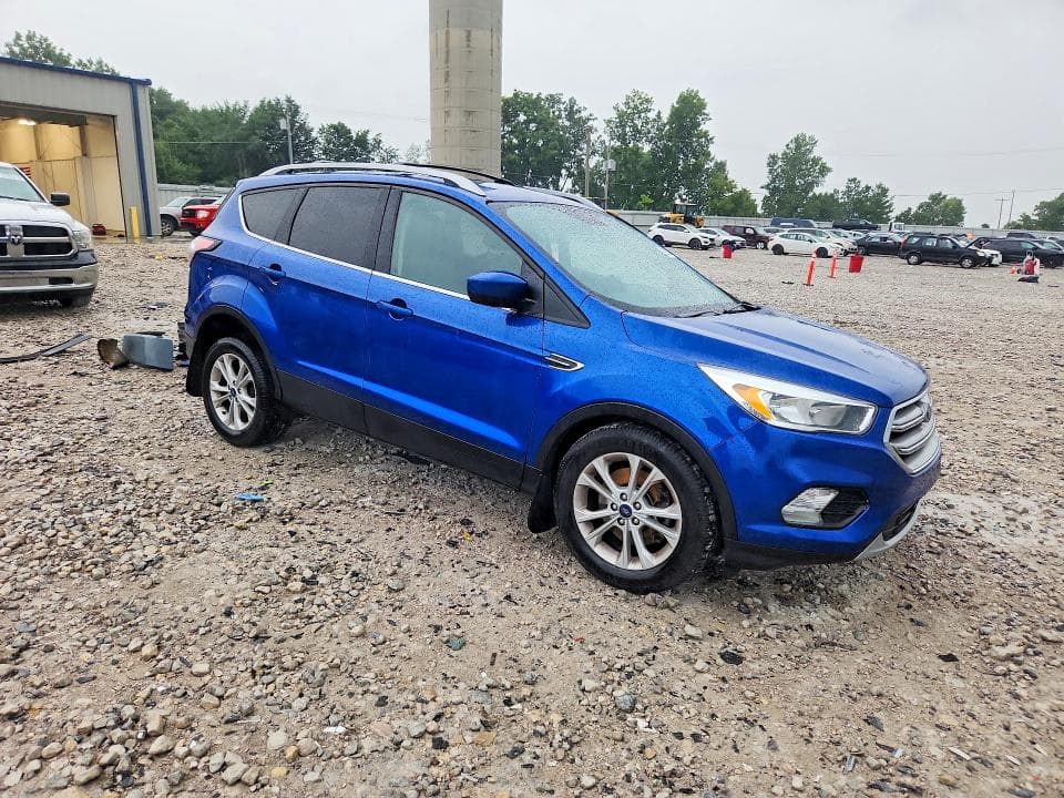 2017 FORD ESCAPE SE 4
