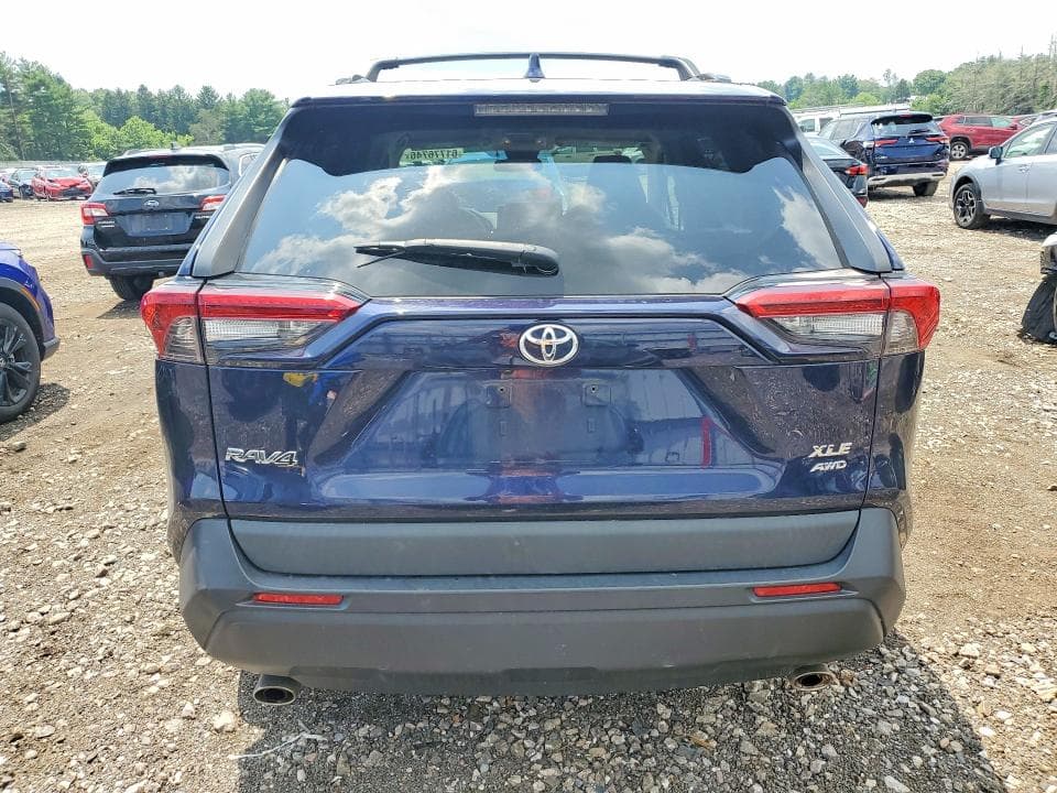 2020 TOYOTA RAV4 XLE 6