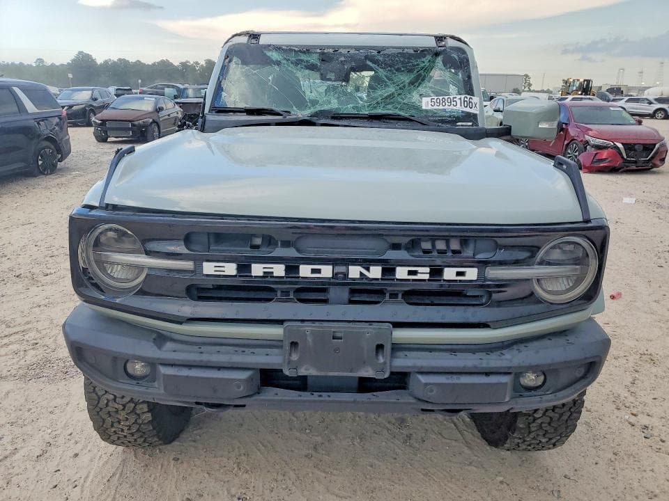 2024 FORD BRONCO OUTER BANKS 5