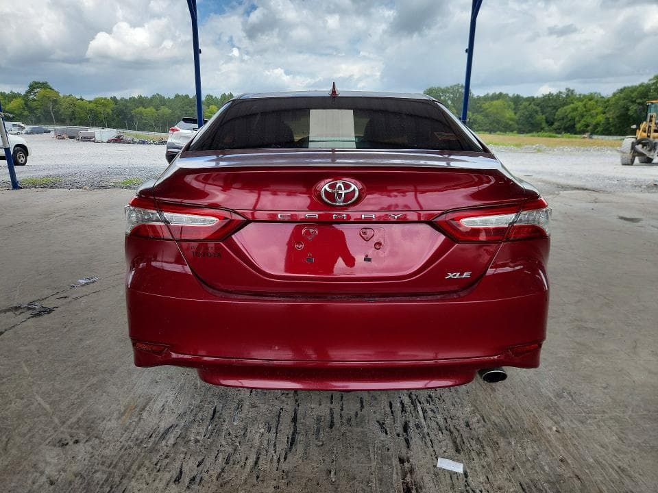 2019 TOYOTA CAMRY XLE 6