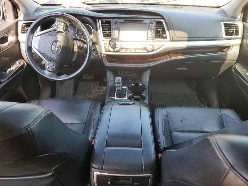 2018 TOYOTA HIGHLANDER XLE 8