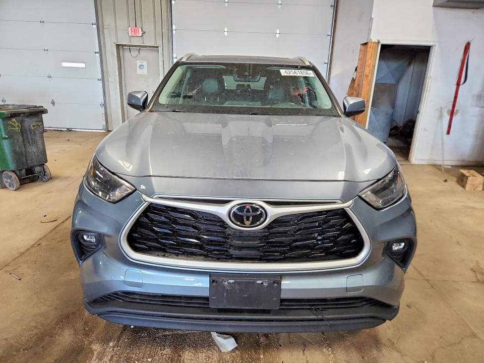 2022 TOYOTA HIGHLANDER XLE 5