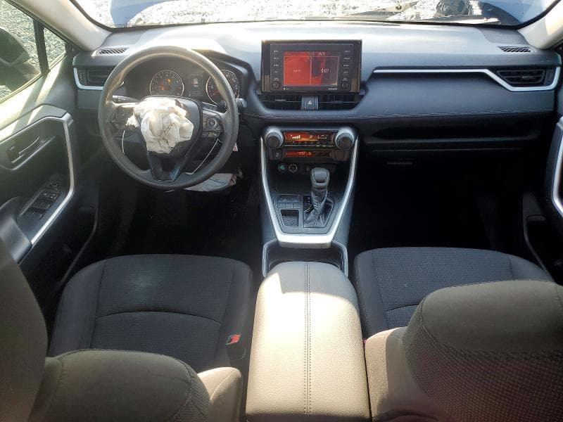 2020 TOYOTA RAV4 LE 8